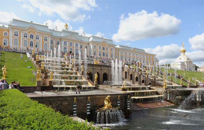 Die Wasserspiele in Peterhof 