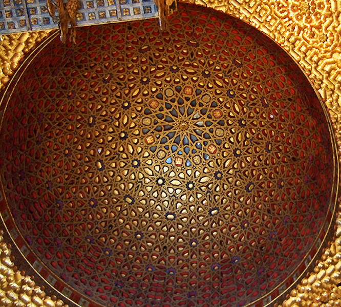 Die schwebende Decke im Alcazar von Sevilla