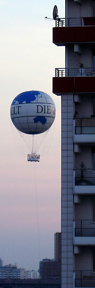 Balloon over Berlin